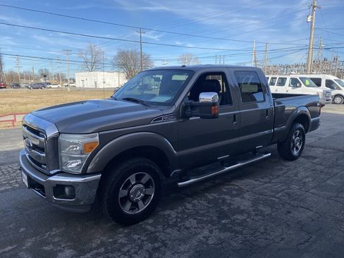 Used 2013 Ford F250 Lariat w/ Lariat Ultimate Pkg image 3