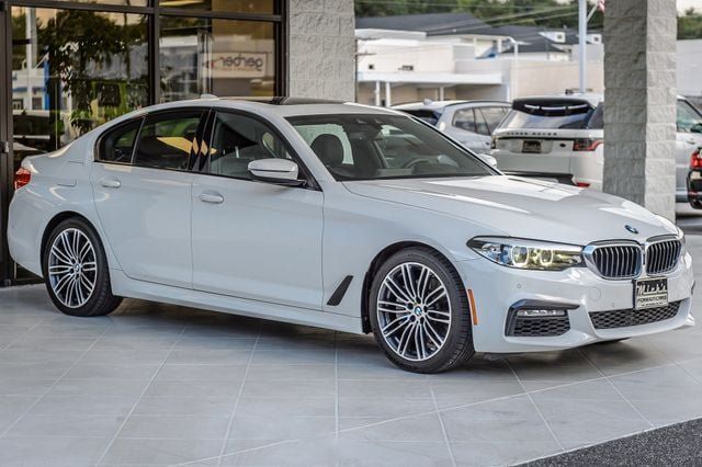Used 2019 BMW 540i w/ M Sport Package RWD image 4