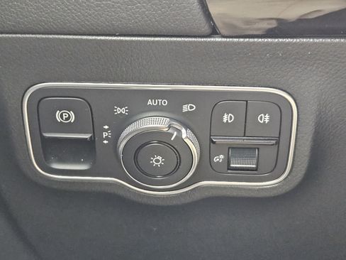 Certified 2021 Mercedes-Benz GLA 250 image 21