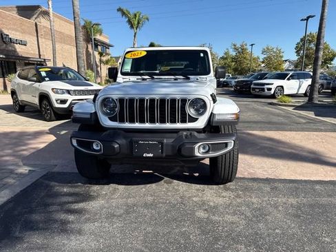 Certified 2025 Jeep Wrangler Unlimited Sahara w/ Safety Group AWD/4WD image 3