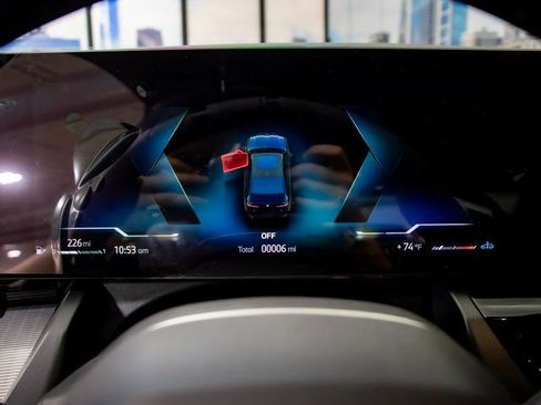 Used 2026 BMW 530i xDrive w/ M Sport Package image 17