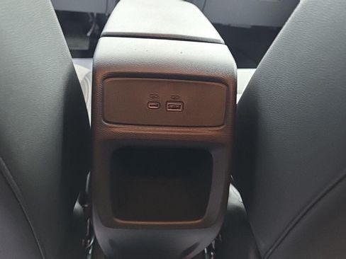 New 2025 Chevrolet Trax LT w/ Sunroof Package FWD image 21