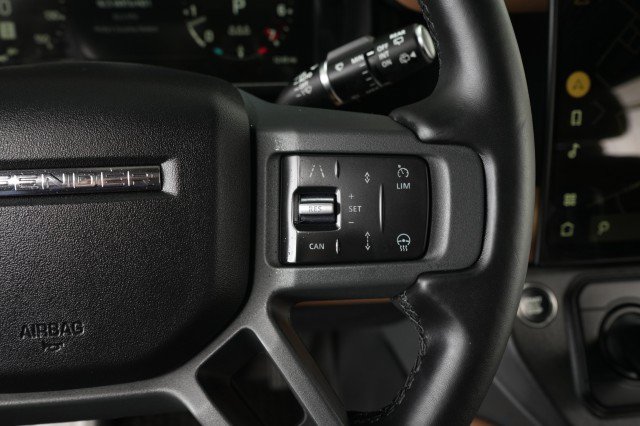 Used 2026 Land Rover Defender 110 X-Dynamic SE AWD/4WD image 33