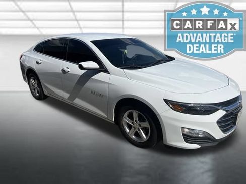 Used 2025 Chevrolet Malibu LS FWD image 2