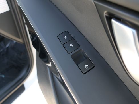 Used 2023 Kia Niro EX image 26