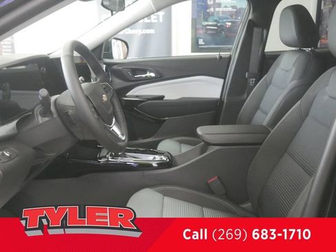 New 2026 Chevrolet Trax LT w/ Driver Confidence Package FWD image 33