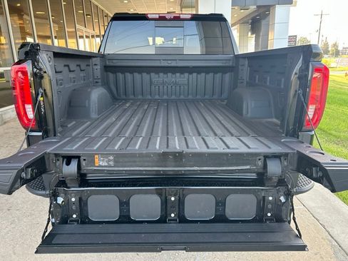 Used 2026 GMC Sierra 1500 Denali w/ Denali Reserve Package AWD/4WD image 13