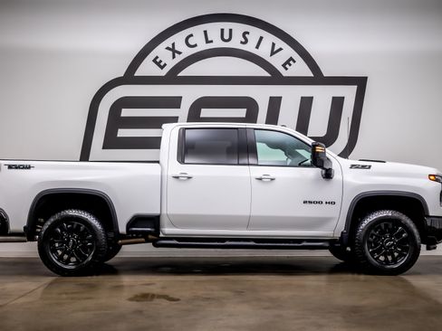 Used 2025 Chevrolet Silverado 2500 LTZ w/ Trail Boss Package AWD/4WD image 9