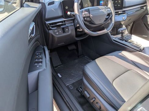 New 2026 Kia Sportage EX FWD image 12
