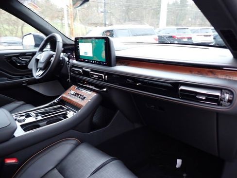 New 2025 Lincoln Aviator Black Label w/ Jet Appearance Package image 12