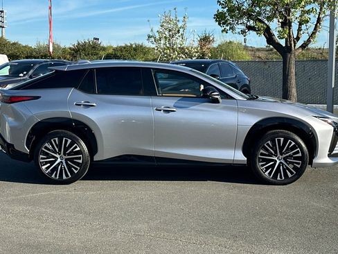 Used 2024 Lexus RZ 300e Premium w/ Technology Package image 3