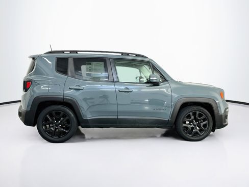Used 2017 Jeep Renegade Altitude FWD image 10