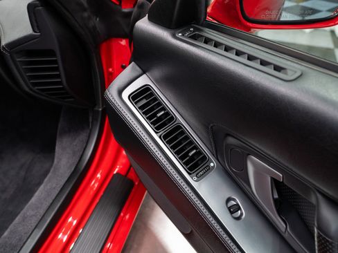 Used 2005 Acura NSX T image 29