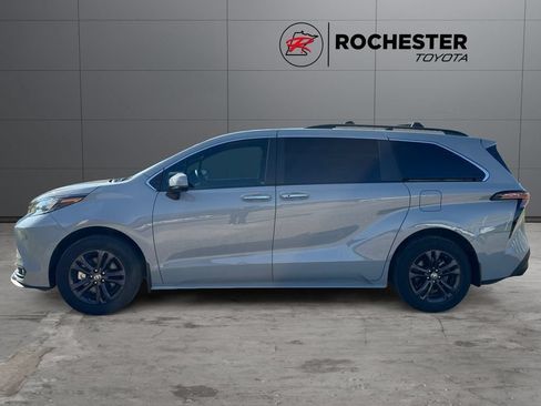 Certified 2024 Toyota Sienna XLE Woodland Edition AWD/4WD image 2