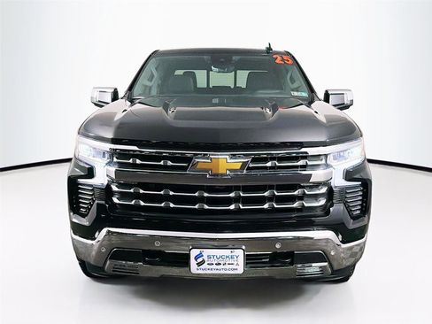 Used 2025 Chevrolet Silverado 1500 LTZ image 2