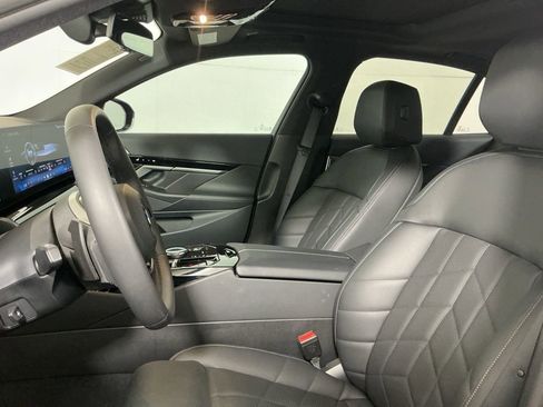 Certified 2025 BMW 530i w/ Premium Package RWD image 23
