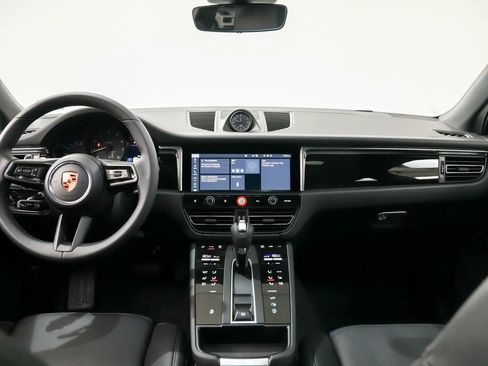 New 2026 Porsche Macan image 21