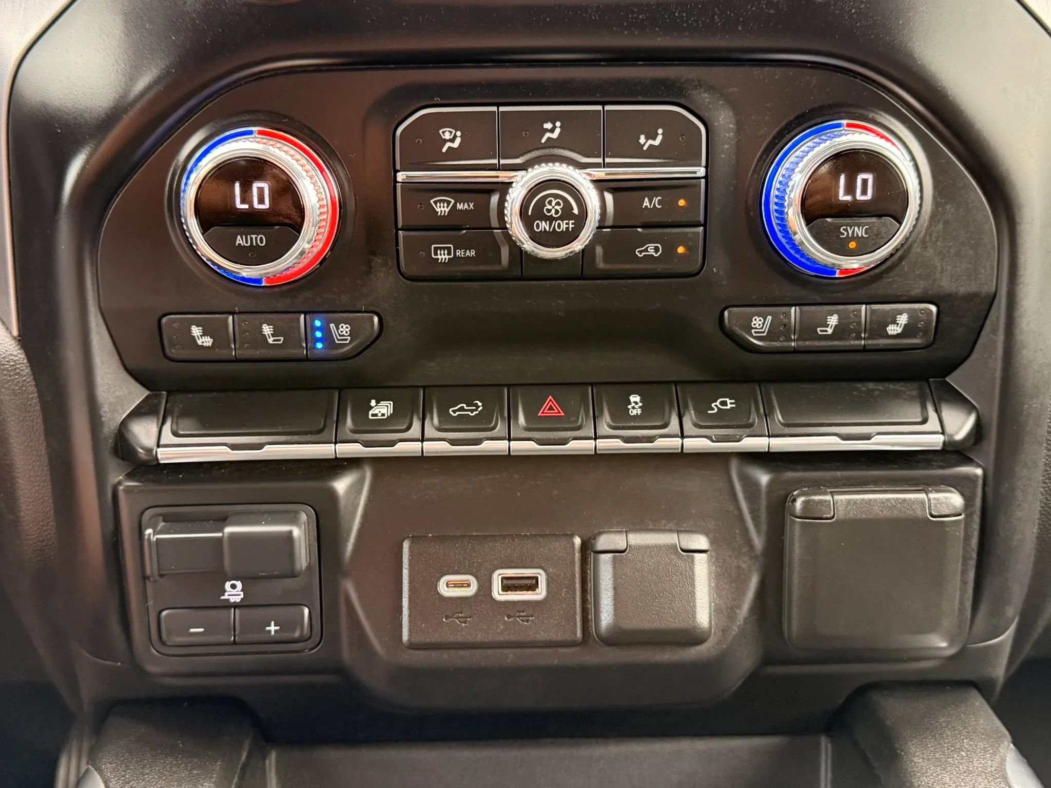 Used 2022 GMC Sierra 2500 SLT w/ SLT Convenience Package AWD/4WD image 26