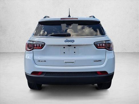 Used 2022 Jeep Compass Latitude w/ Sun and Sound Group image 5