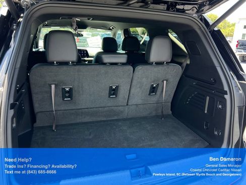 Used 2025 Chevrolet Traverse LT FWD image 21