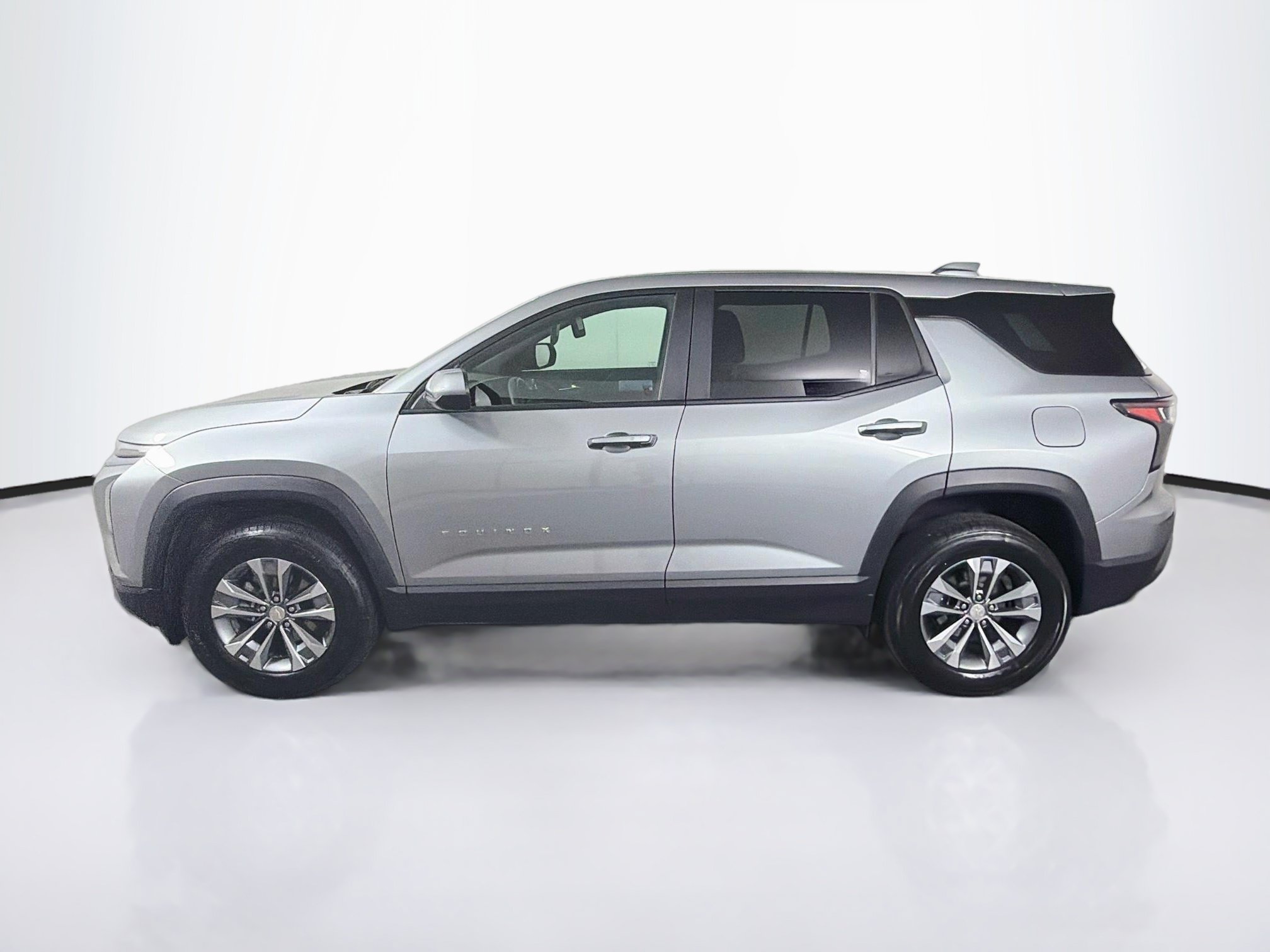 Used 2025 Chevrolet Equinox LT FWD image 4