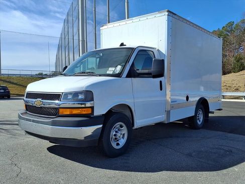 New 2024 Chevrolet Express 3500 w/ Power Convenience Package image 29
