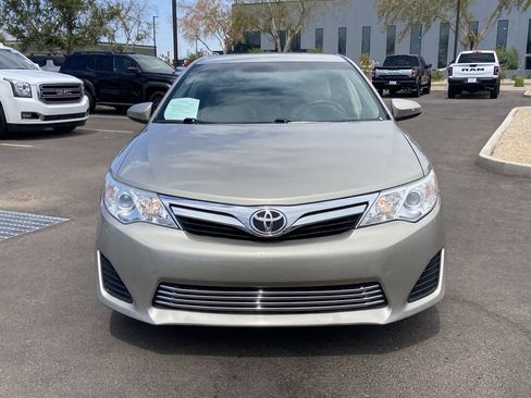 Used 2014 Toyota Camry LE FWD image 3
