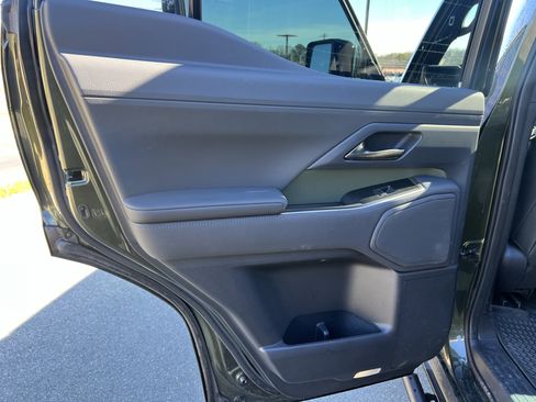 Used 2025 Lexus GX 550 w/ Accessory Package (32) image 25