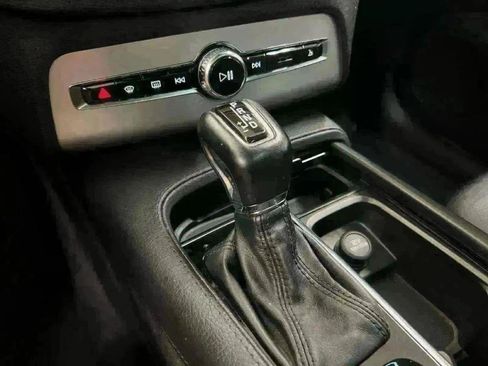 Used 2017 Volvo XC90 T5 Momentum w/ Vision Package image 21