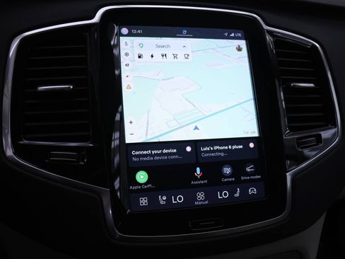 Certified 2023 Volvo XC90 T8 Plus AWD/4WD image 11