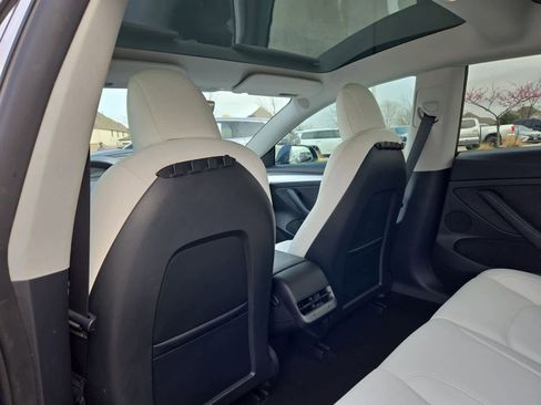 Used 2021 Tesla Model 3 Performance image 16
