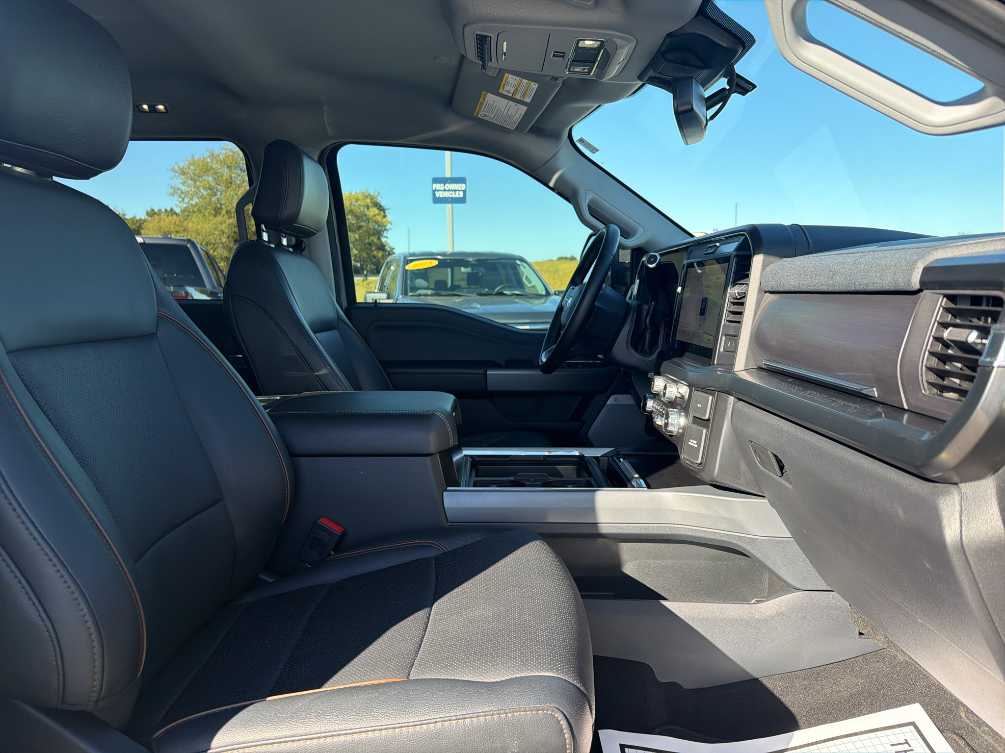 Used 2025 Ford F350 Lariat w/ FX4 Off-Road Package AWD/4WD image 22