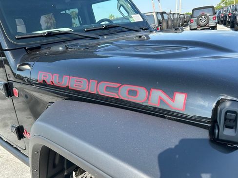Used 2024 Jeep Wrangler Unlimited Rubicon AWD/4WD image 16