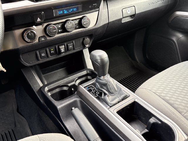 Used 2021 Toyota Tacoma SR5 AWD/4WD image 11