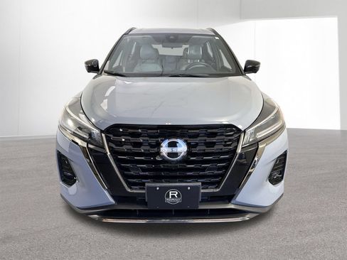 Used 2024 Nissan Kicks SR w/ SR Premium Package FWD image 25