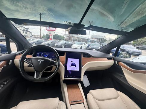 Used 2020 Tesla Model X Long Range AWD/4WD image 4