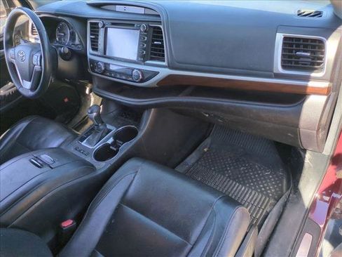 Used 2016 Toyota Highlander Limited image 17
