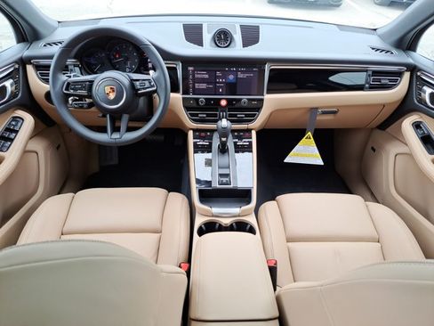 Used 2026 Porsche Macan AWD/4WD image 15