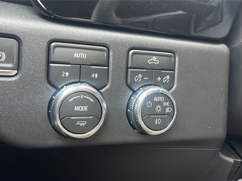 New 2026 GMC Sierra 1500 Elevation image 13