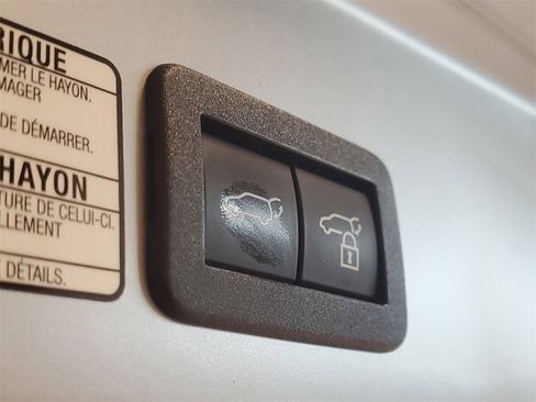 Certified 2023 Toyota Corolla Cross XSE w/ Convenience Package image 9