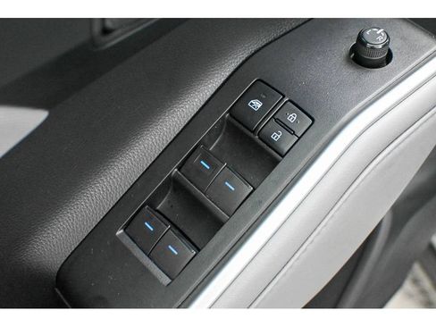 Used 2020 Toyota Highlander L AWD/4WD image 34