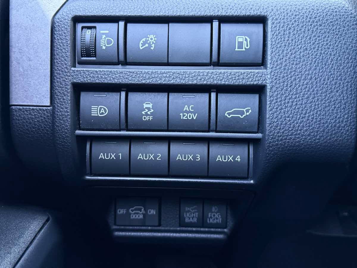 Used 2025 Toyota 4Runner Trailhunter AWD/4WD image 28
