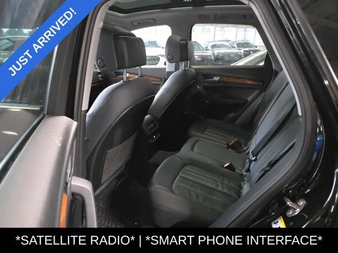 Used 2023 Audi Q5 2.0T Premium w/ Convenience Package image 6