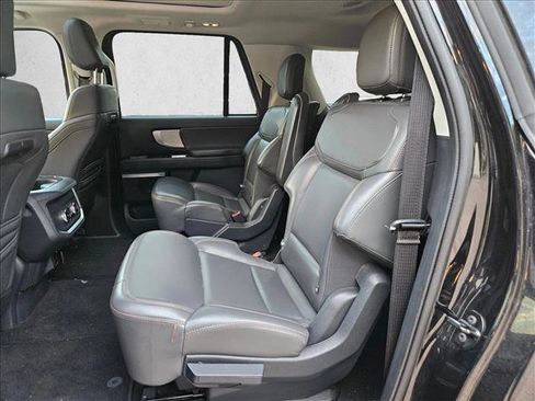 Used 2025 Ford Expedition Max Active AWD/4WD image 15