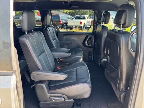 Used 2019 Dodge Grand Caravan GT image 42