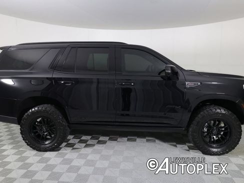 Used 2025 GMC Yukon AT4 w/ AT4 Premium Package AWD/4WD image 4