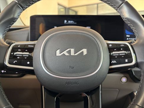 Used 2026 Kia Carnival FWD image 25