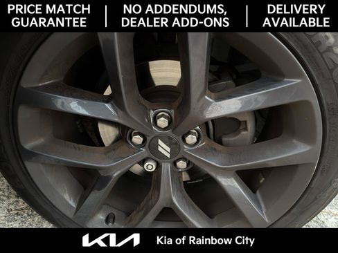 Used 2019 Dodge Charger SXT image 10