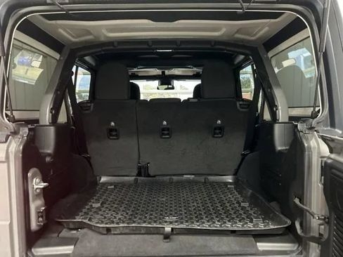 Used 2022 Jeep Wrangler Unlimited Sport AWD/4WD image 16