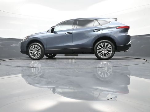 Used 2024 Toyota Venza Limited image 32